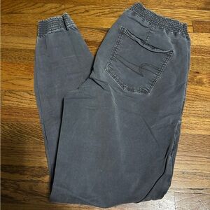 American Eagle women’s grey jogger style pants